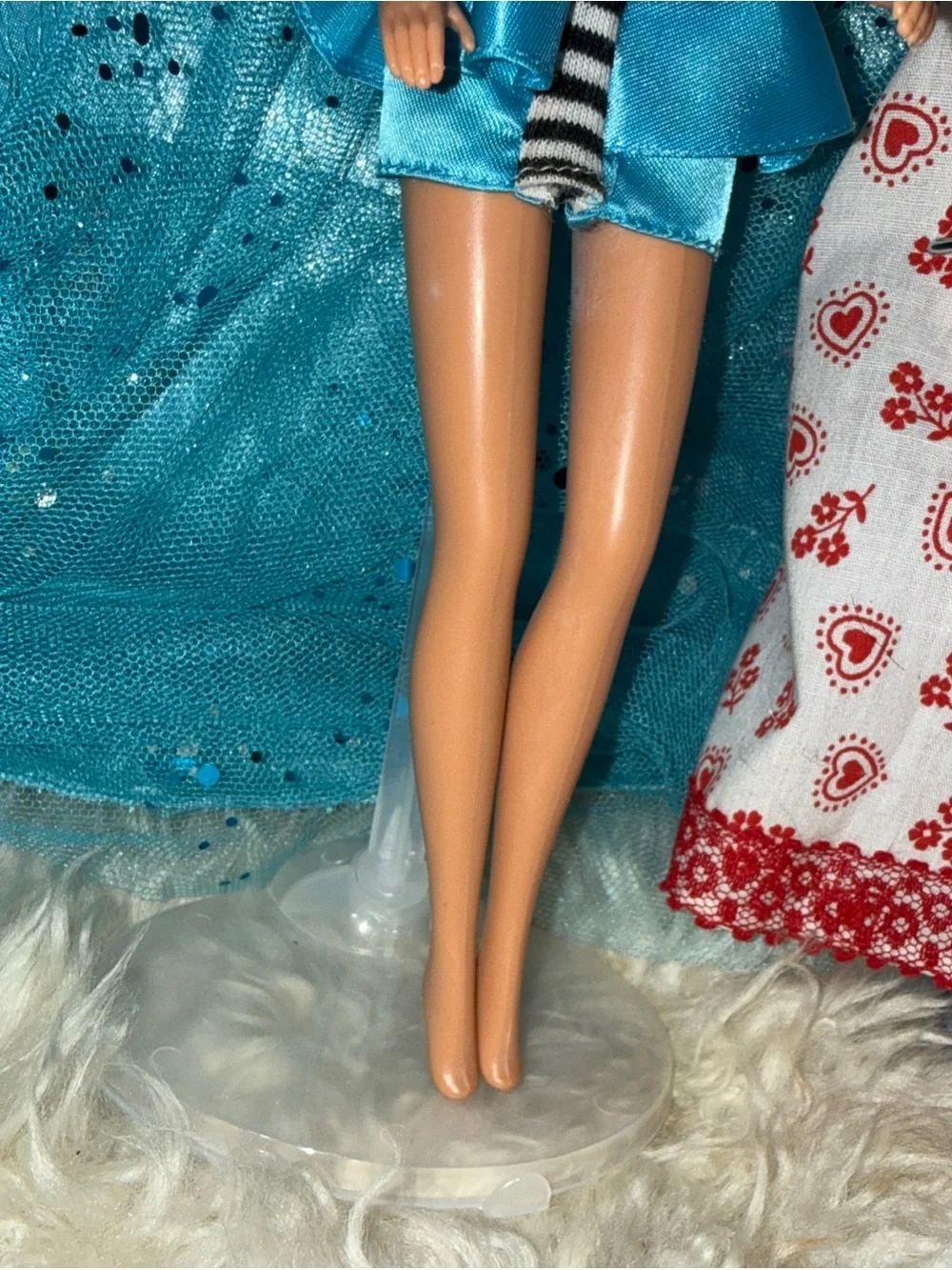 2 Barbie Vinatge dolls in Vinatge outfits